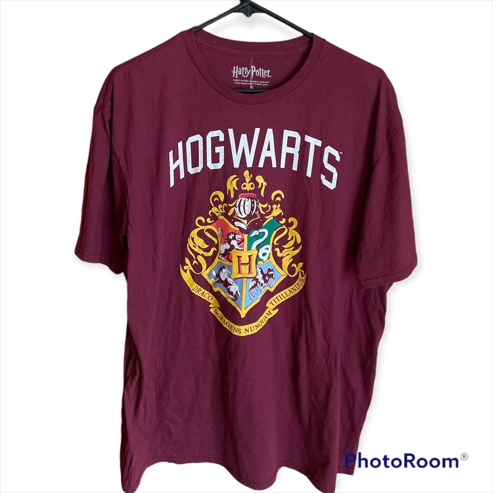 Harry Potter Hogwarts Logo Tee XL Maroon Wizard Magic Witch Gryffindor Muggle